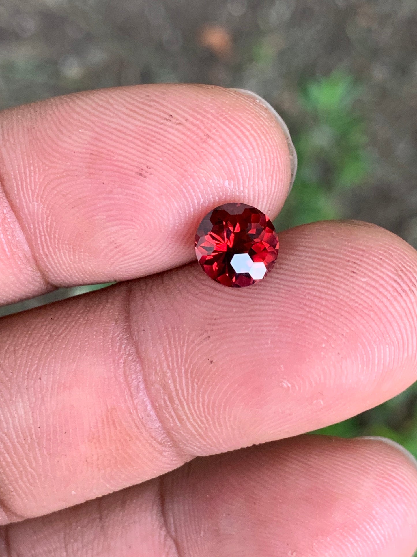 Garnet Round 7.4 mm / 2.04 Ct Fancy Football Cut Loose Gemstone For Contemporary Jewelry