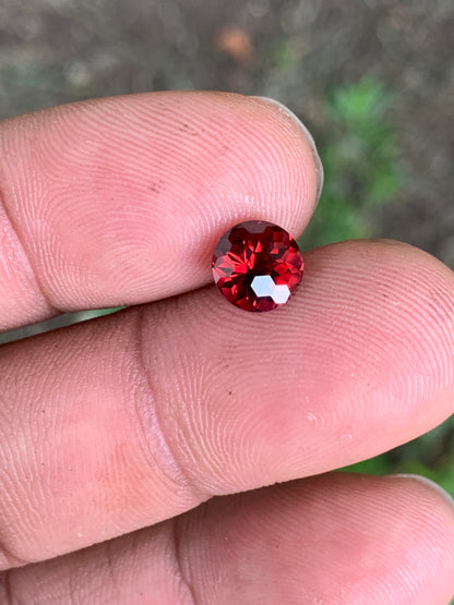 Garnet Round 7.4 mm / 2.04 Ct Fancy Football Cut Loose Gemstone For Contemporary Jewelry