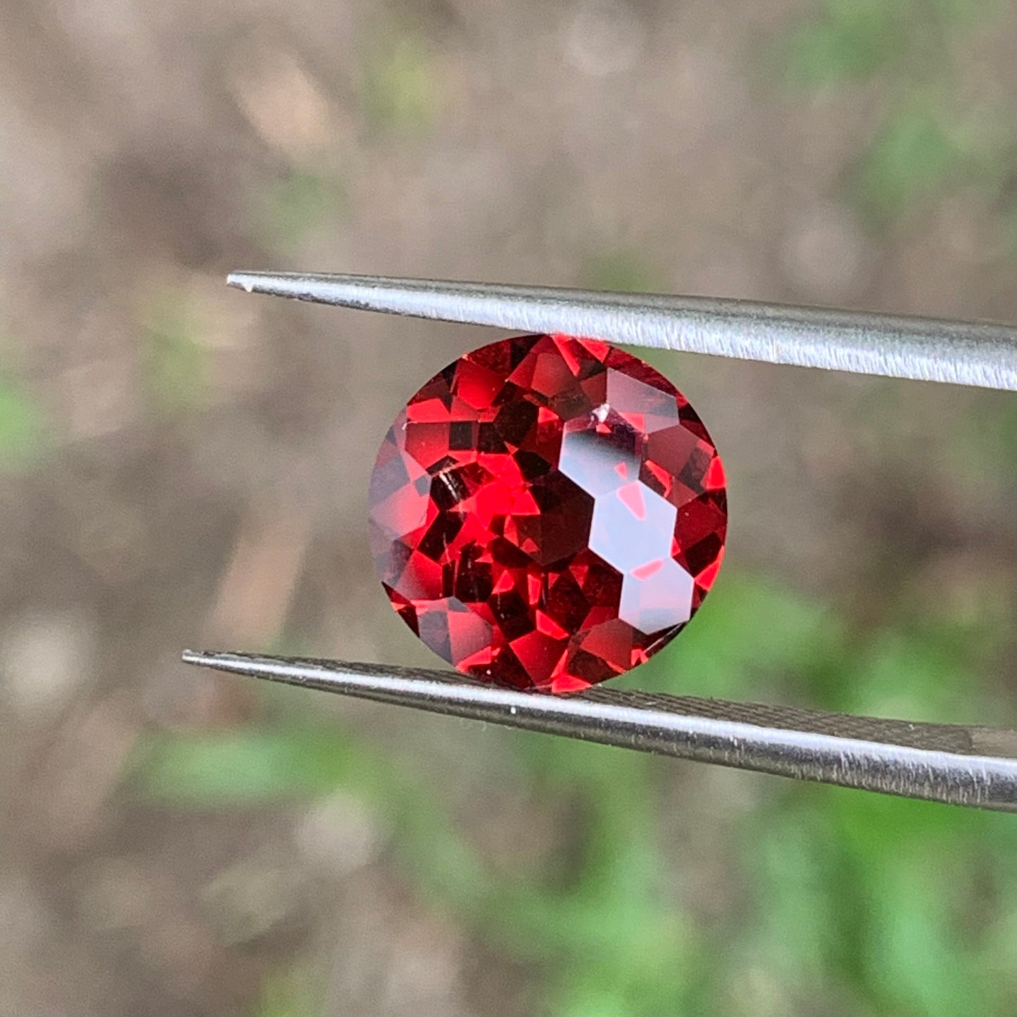 Garnet Round 8.9 mm / 2.81 Ct Fancy Football Cut Loose Gemstone For Contemporary Jewelry