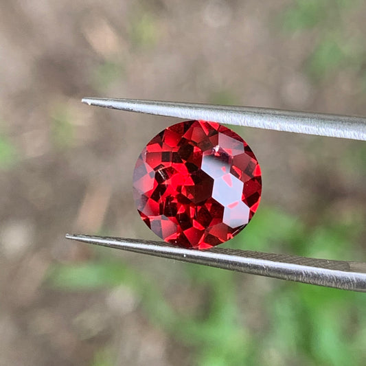 Garnet Round 8.9 mm / 2.81 Ct Fancy Football Cut Loose Gemstone For Contemporary Jewelry