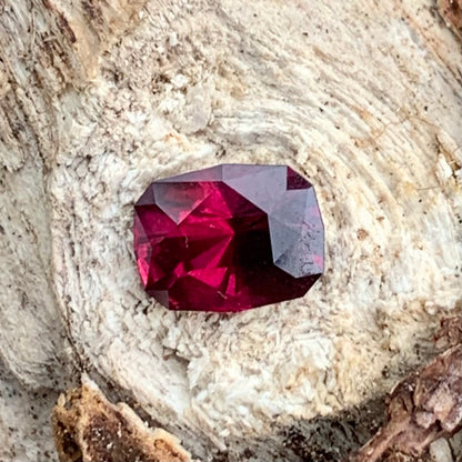 Red Garnet Modified Octagon 1.40 Ct Natural Loose Gemstone For Jewelry Making