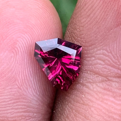 Red Garnet Fantasy / Concave Cut Fancy Trillion 1.50 Ct Natural Loose Gemstone For Jewelry Making 💎✨