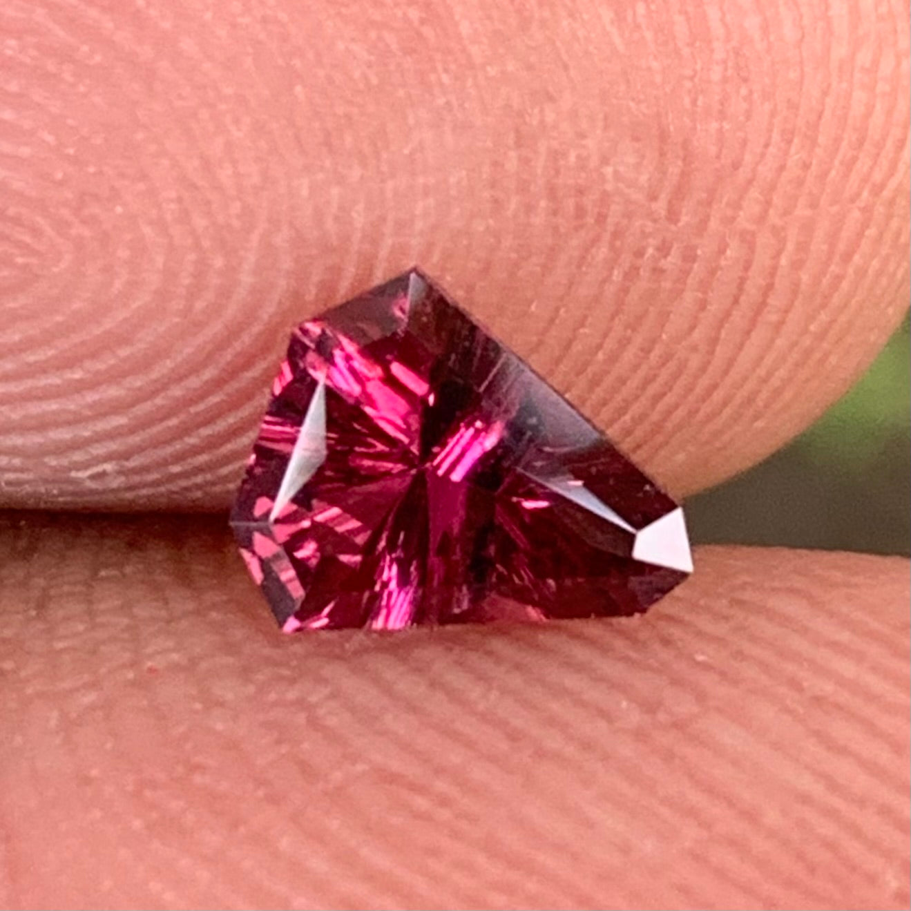 Red Garnet Fantasy Cut / Concave Cut Geometric Shape Shield 0.76 Ct Natural Loose Gemstone For Jewelry Making