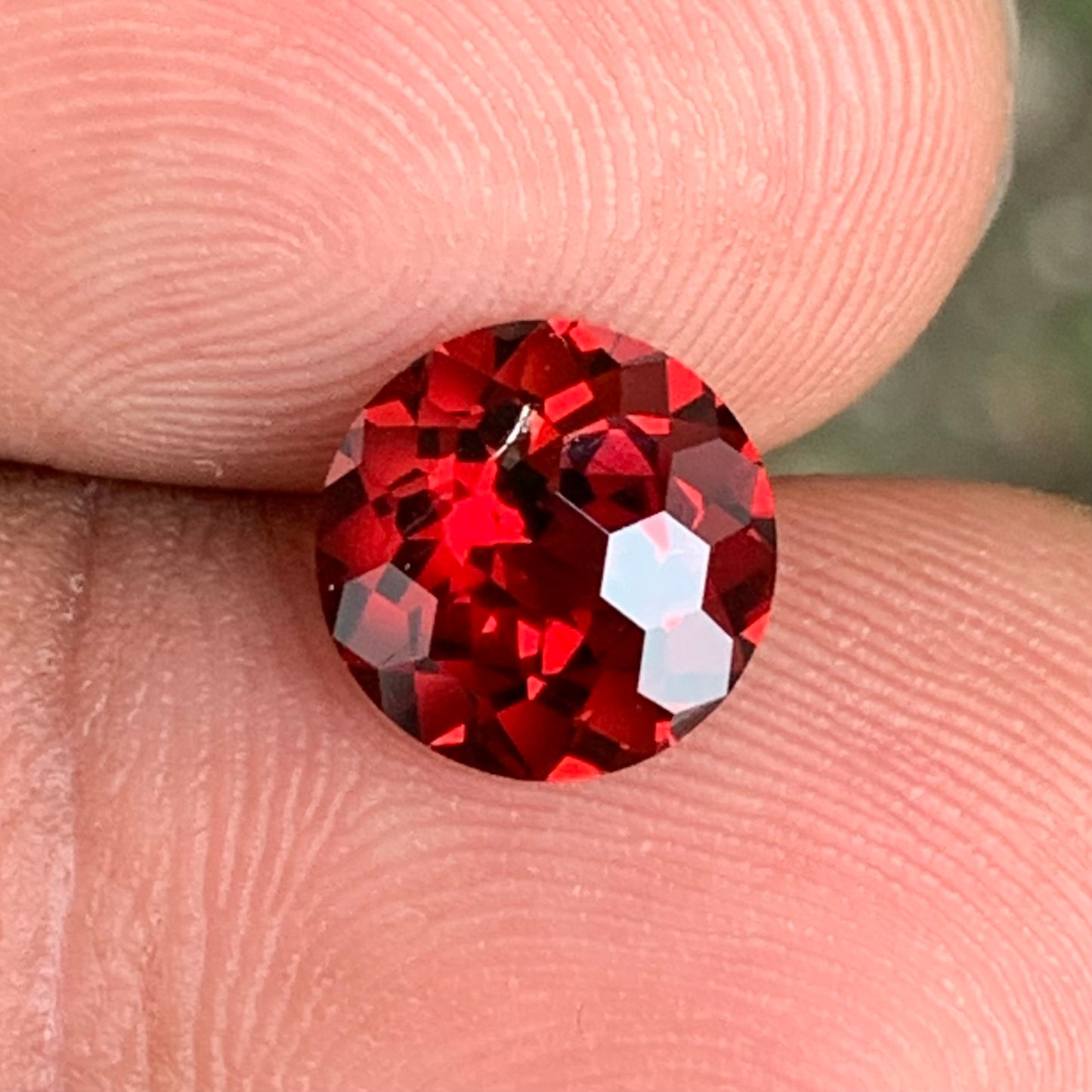 Garnet Round 8.9 mm / 2.81 Ct Fancy Football Cut Loose Gemstone For Contemporary Jewelry