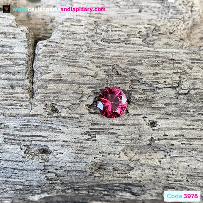 Red Garnet Fantasy Cut / Concave Cut 5.2 mm Round 0.62 Ct Natural Loose Gemstone For Jewelry Making 💎✨