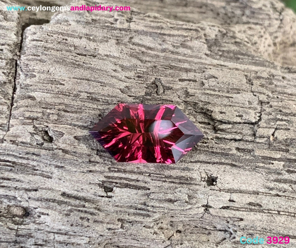 ✨ Red Garnet Concave Fantasy Hexagon Cut 2.13 Ct Natural Loose Gemstone From Sri Lanka 💎