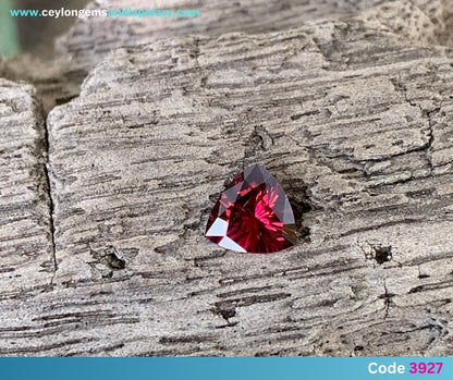 ✨ Red Garnet Concave Cut / Fantasy Cut Trillion 0.75 Ct Natural Loose Gemstone From Sri Lanka 💎