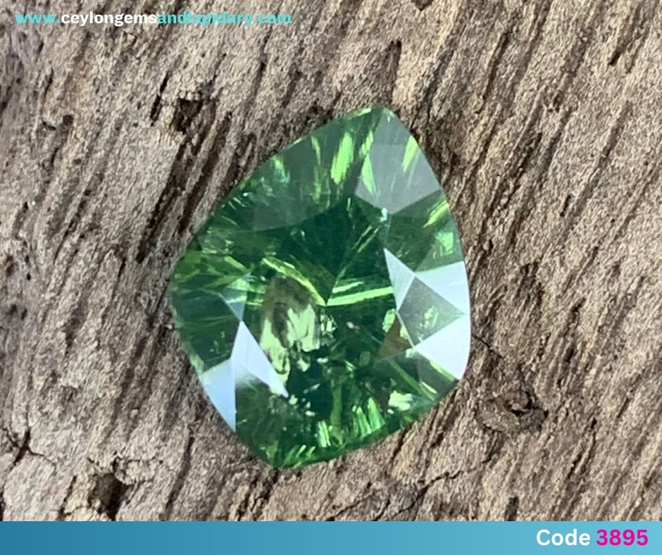 ✨ Green Zircon Concave Cut / Fantasy Cut Shield 2.76 Ct Natural Loose Gemstone From Sri Lanka 💎