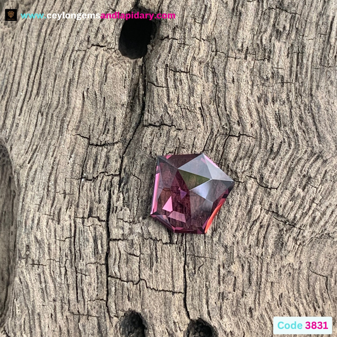 Rose Cut Reddish Pink Spinel 2.06 Ct 💎