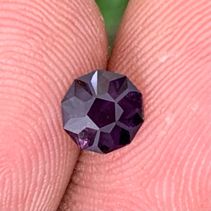 Spinel Polygonal Flower Cut Dark Purple Round 5.85 mm / 0.87 Ct Natural Loose Gemstone For Jewelry
