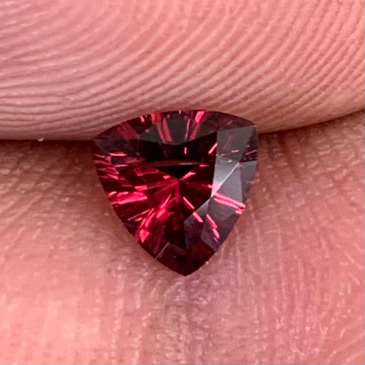 Red Garnet Concave Cut / Fantasy Cut Trillion 0.75 Ct Natural Loose Gemstone From Sri Lanka