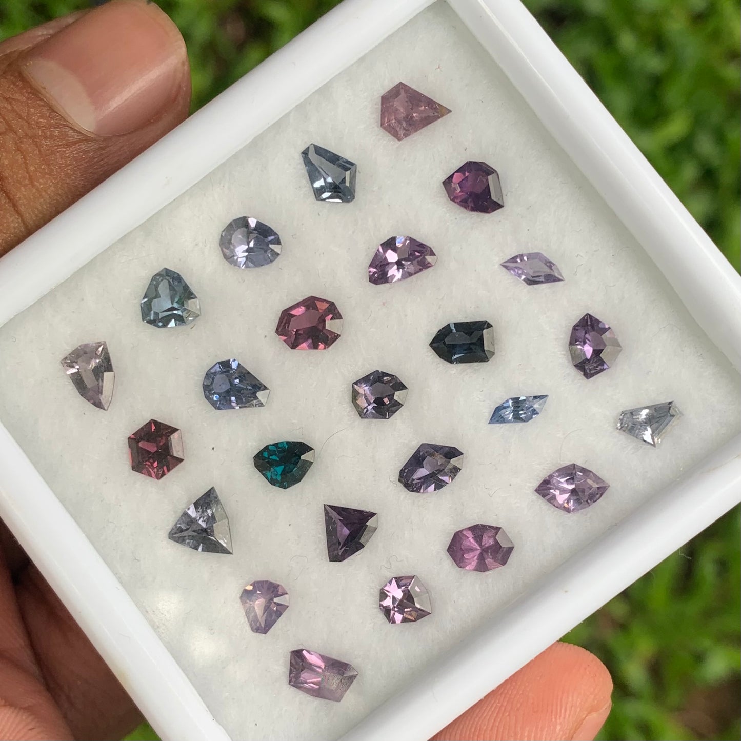 Spinel Geometric Shape Loose Gemstone Parcel 11.05 Ct / 25 Wholesale Price From Sri Lanka