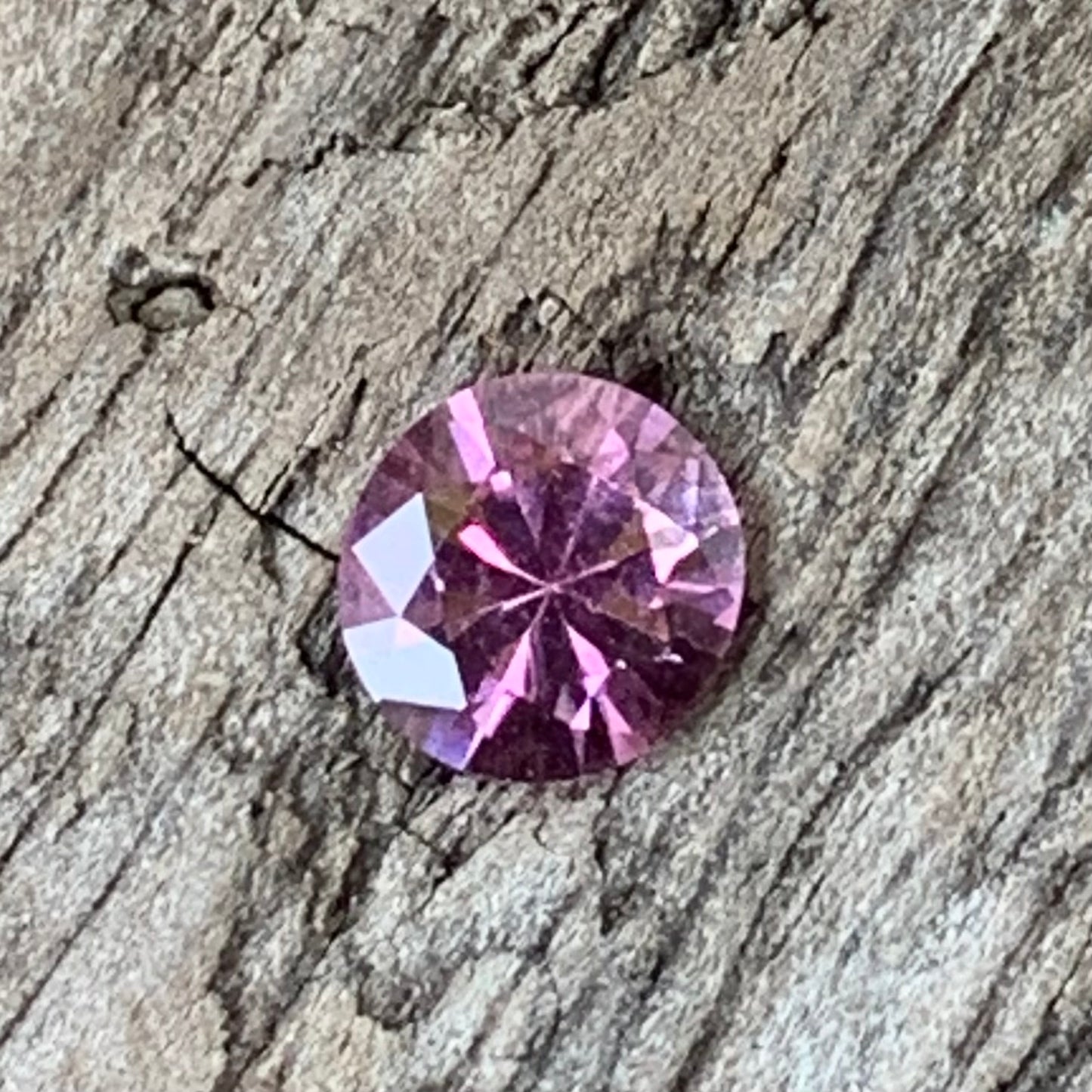 Purplish Pink Spinel Roundish Oval 4.6 mm / 0.44 Ct Flower Cut Loose Gemstone For Jewelry Making