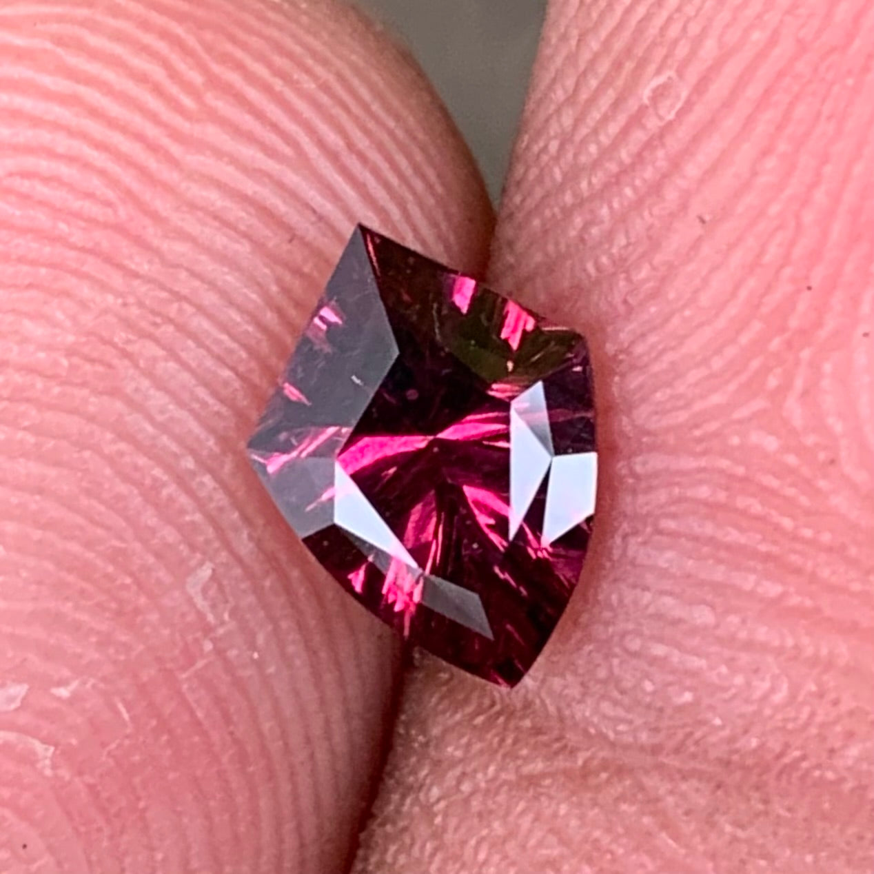 Red Garnet Fantasy / Concave Cut Shield 0.95 Ct Natural Loose Gemstone For Jewelry Making