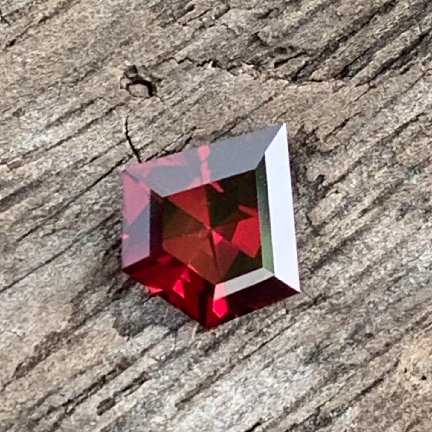 Deep Red Garnet Geometric Shape Modified Kite 7.55 mm / 1.3 Ct Natural Loose Gemstone For Jewelry Making