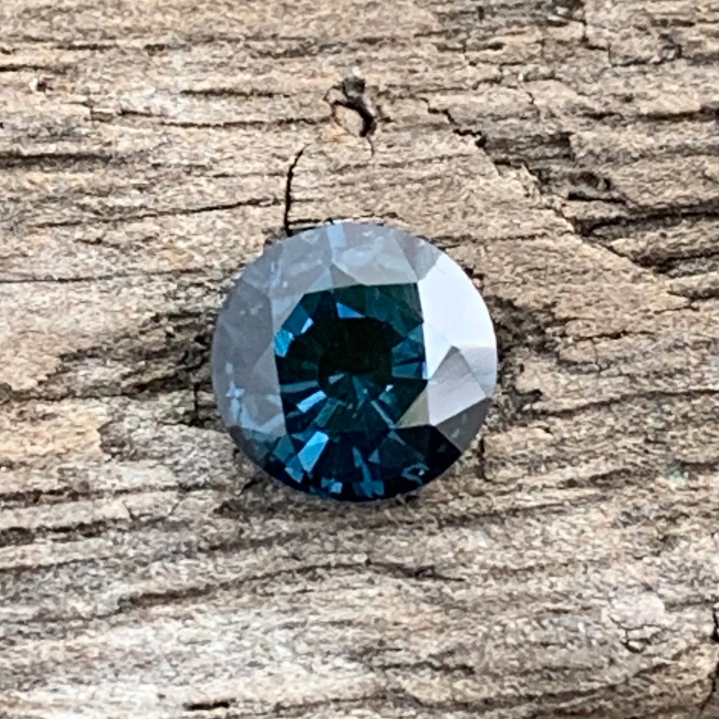 Teal Blue Spinel Round 5.85 mm / 0.85 Ct Natural Loose Gemstone For Jewelry Making