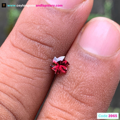Pinkish Garnet Fantasy Cut / Concave Cut 5.3 mm Round 0.67 Ct Natural Loose Gemstone For Jewelry Making 💎✨