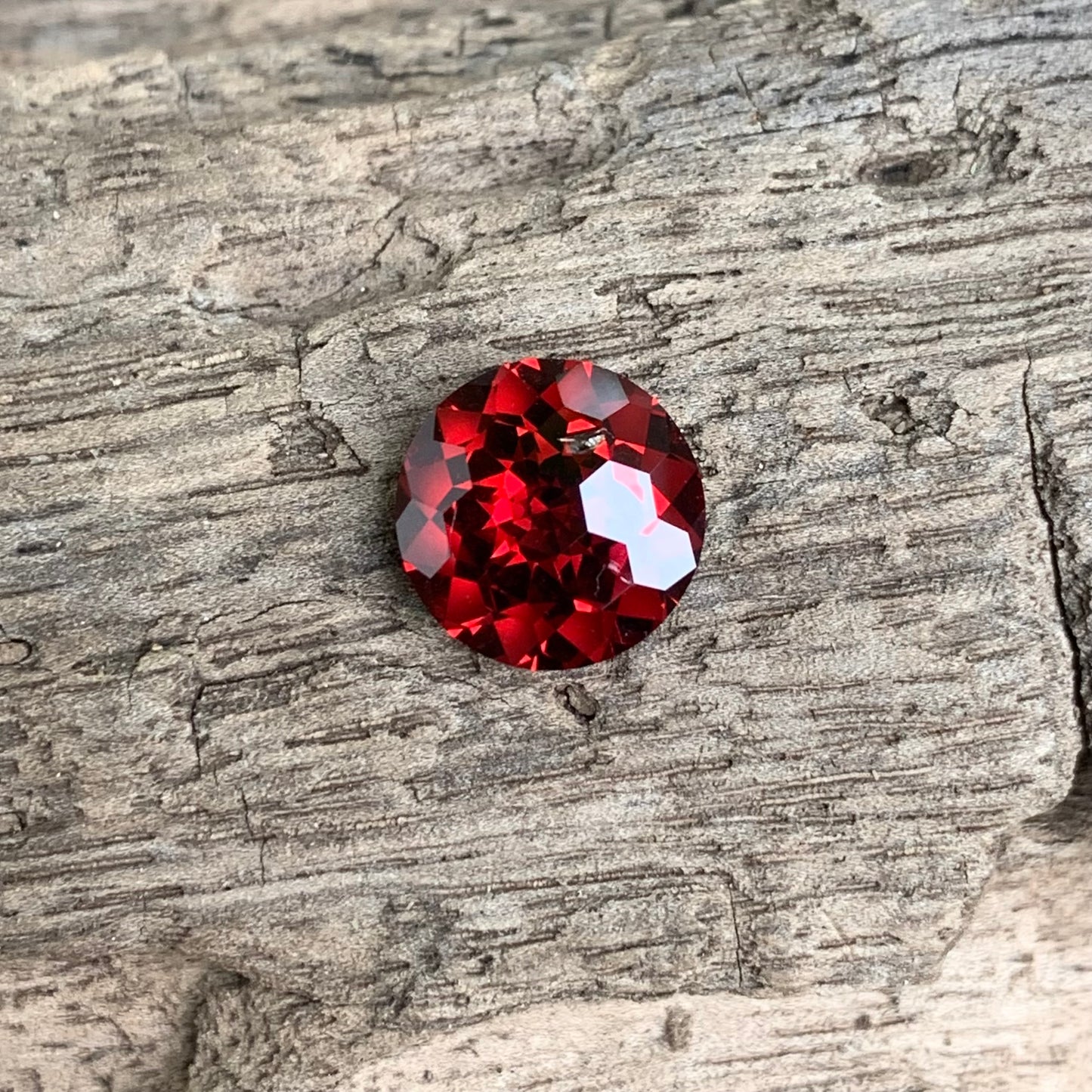 Garnet Round 8.9 mm / 2.81 Ct Fancy Football Cut Loose Gemstone For Contemporary Jewelry