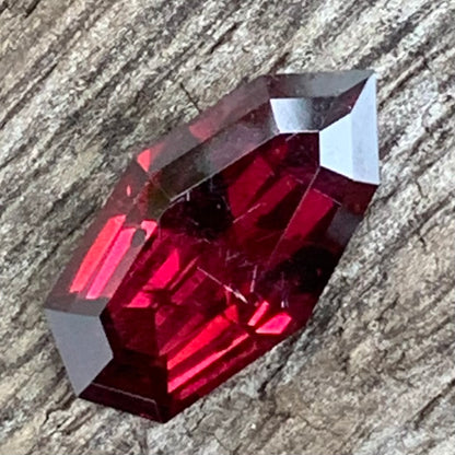 Natural Garnet Loose Stone, Geometric Cut Fancy Design Red Gemstone, for Jewelry Making 2.80 Ct Stone