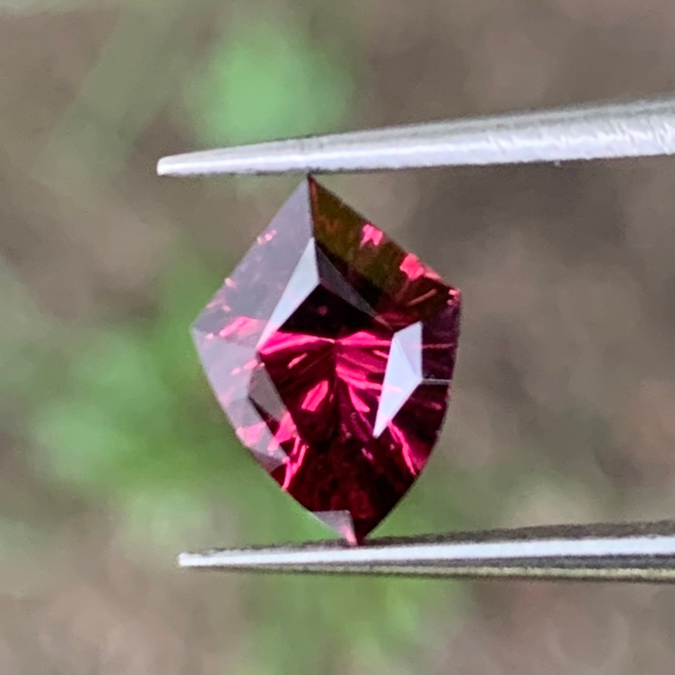 Red Garnet Fantasy / Concave Cut Shield 0.95 Ct Natural Loose Gemstone For Jewelry Making