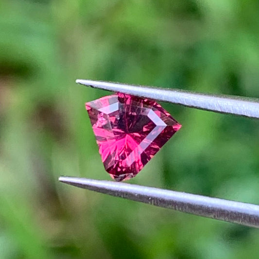 Red Garnet Fantasy / Concave Cut Fancy Shield 0.54 Ct Natural Loose Gemstone For Jewelry Making 💎✨