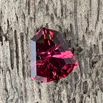 Red Garnet Fantasy / Concave Cut Geometric Shape Shield 0.96 Ct Natural Loose Gemstone For Jewelry Making