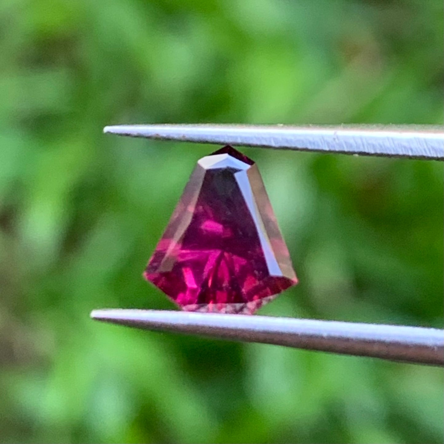 Red Garnet Fantasy / Concave Cut Fancy Shield 0.83 Ct Natural Loose Gemstone For Jewelry Making 💎✨