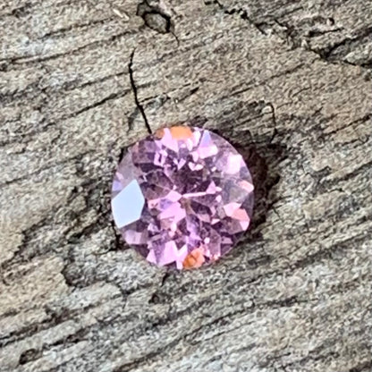 Purplish Pink Spinel Round 4.55 mm / 0.43 Ct Flower Cut Loose Gemstone For Jewelry Making