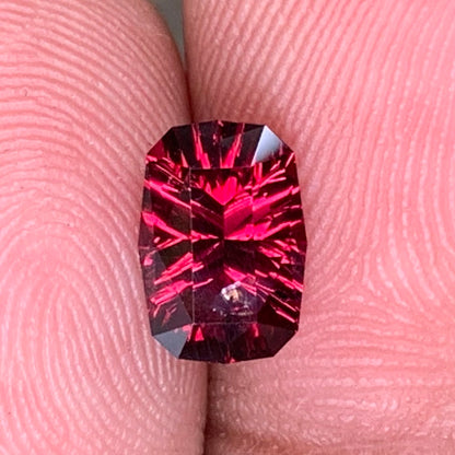 Red Garnet Fantasy / Concave Cut Modified Rectangular 1.53 Ct Natural Loose Gemstone For Jewelry Making