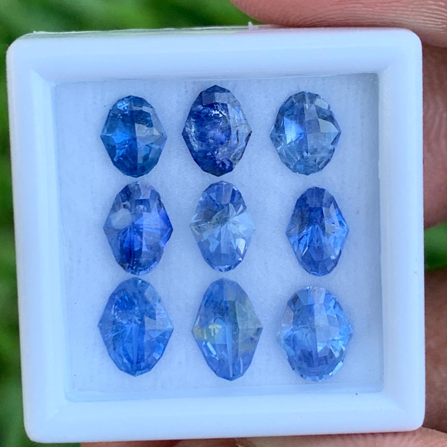 Blue Sapphire Heart of The Planet 5.76 Ct / 9 Stones Heated Only Natural Loose Gemstone For Jewelry Making