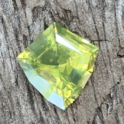 Hazy Greenish Yellow Zircon Shield 1.38 Ct Natural Loose Gemstone For Jewelry Making