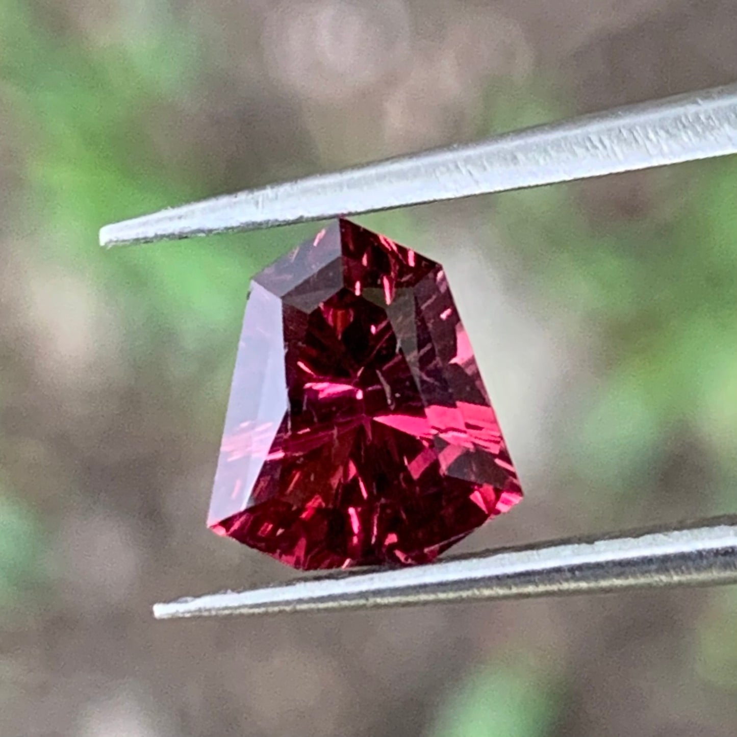 Red Garnet Fantasy / Concave Cut Geometric Shape Shield 0.96 Ct Natural Loose Gemstone For Jewelry Making