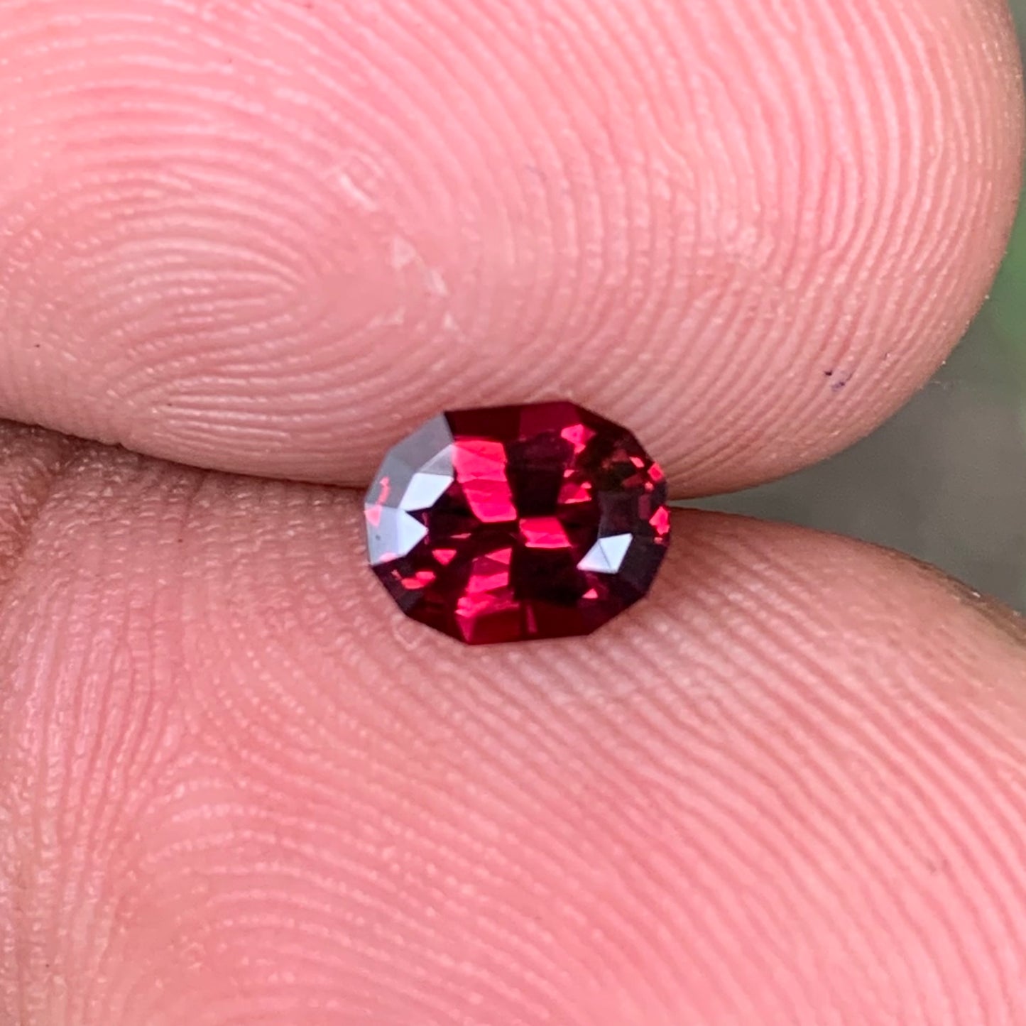 Red Garnet Modified Oval 0.93 Ct Natural Loose Gemstone For Jewelry Making
