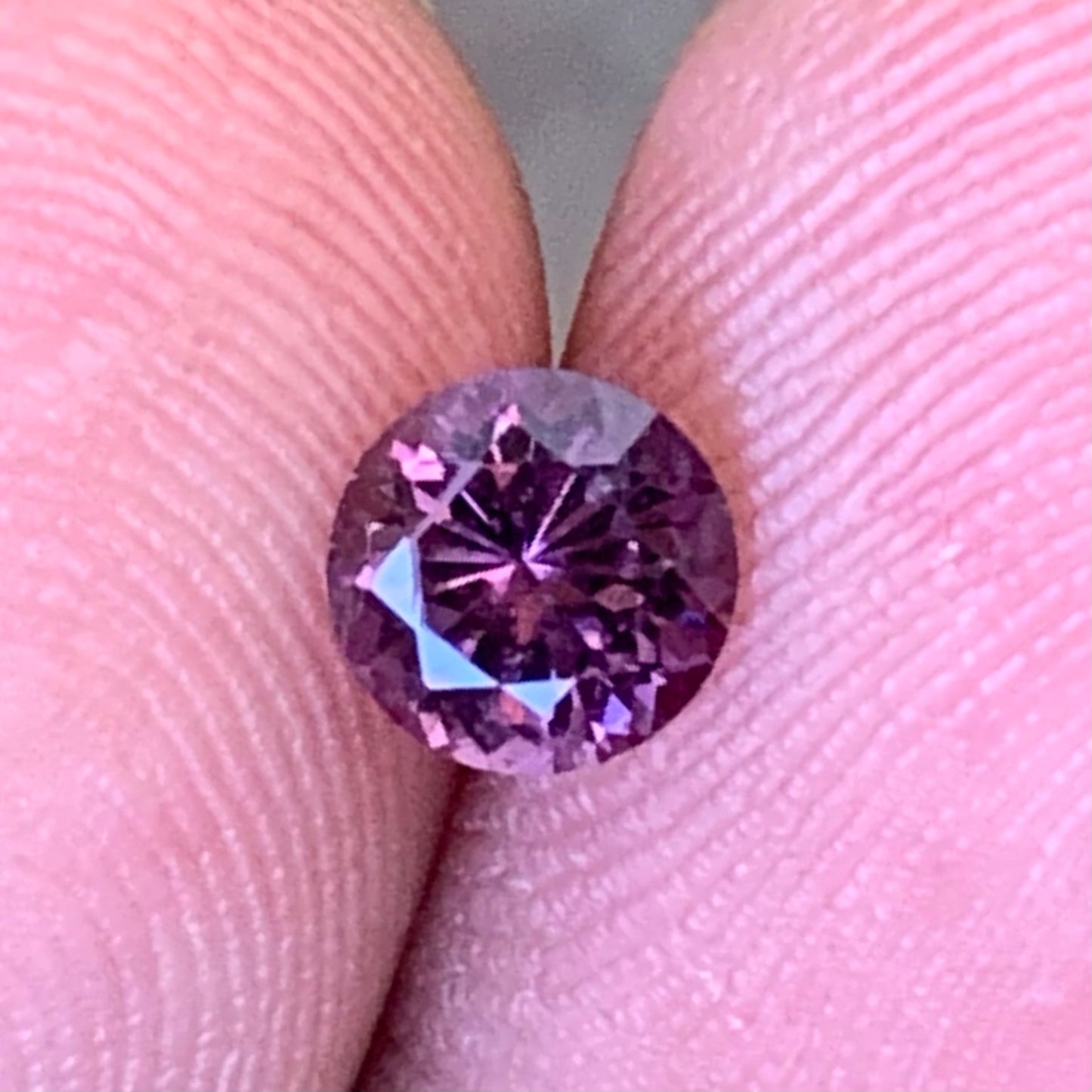 Pinkish Purple Spinel 5.55 mm Round 0.8 Ct Loose Gemstone For Jewelry Making