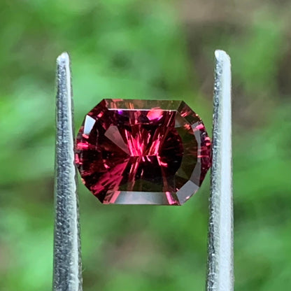 Red Garnet Fantasy Cut / Concave Cut Modified Oval 1.27 Ct Natural Loose Gemstone For Jewelry Making