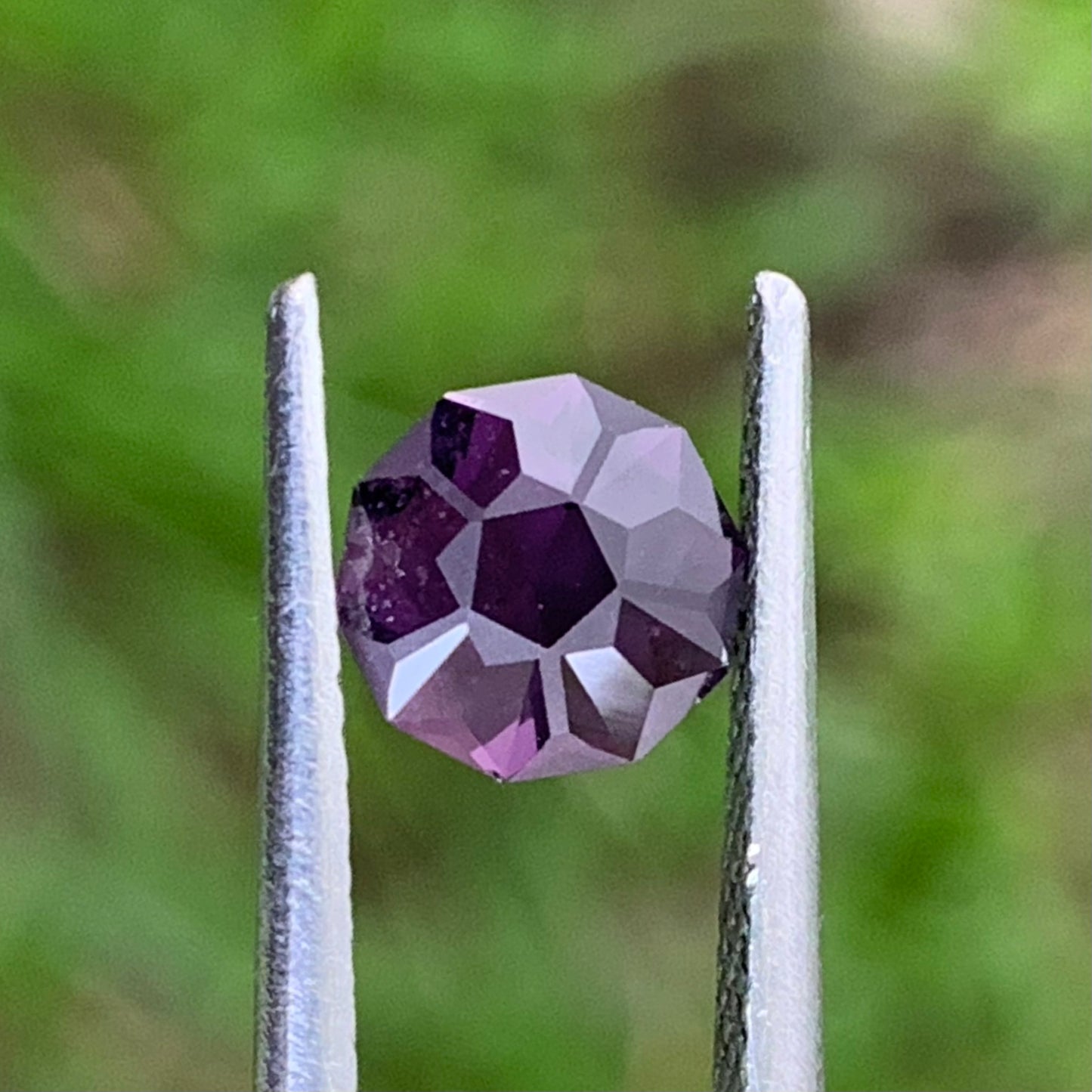 Spinel Polygonal Flower Cut Dark Purple Round 5.85 mm / 0.87 Ct Natural Loose Gemstone For Jewelry