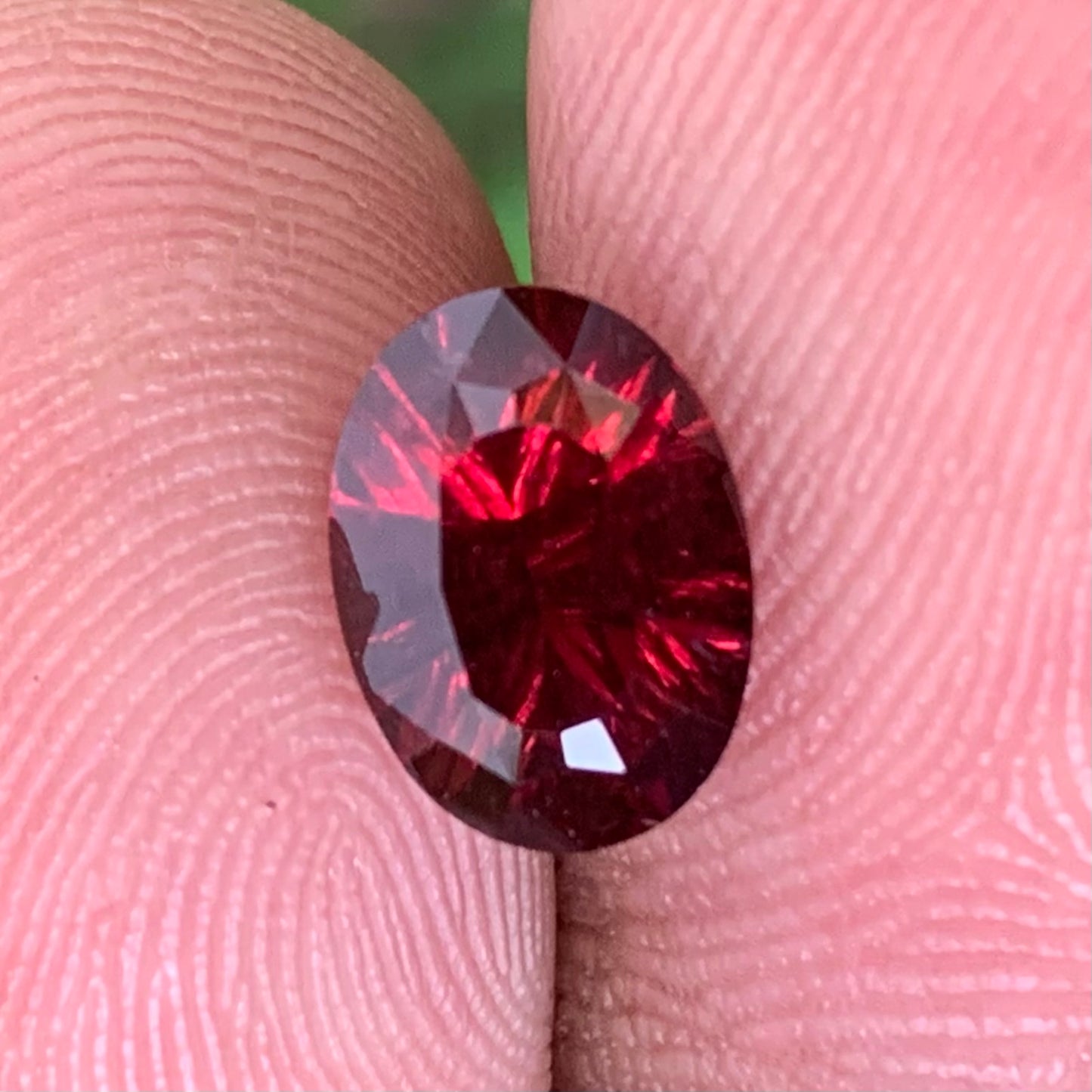 Red Garnet Fantasy Cut / Concave Cut Oval 2.21 Ct Natural Loose Gemstone For Jewelry Making