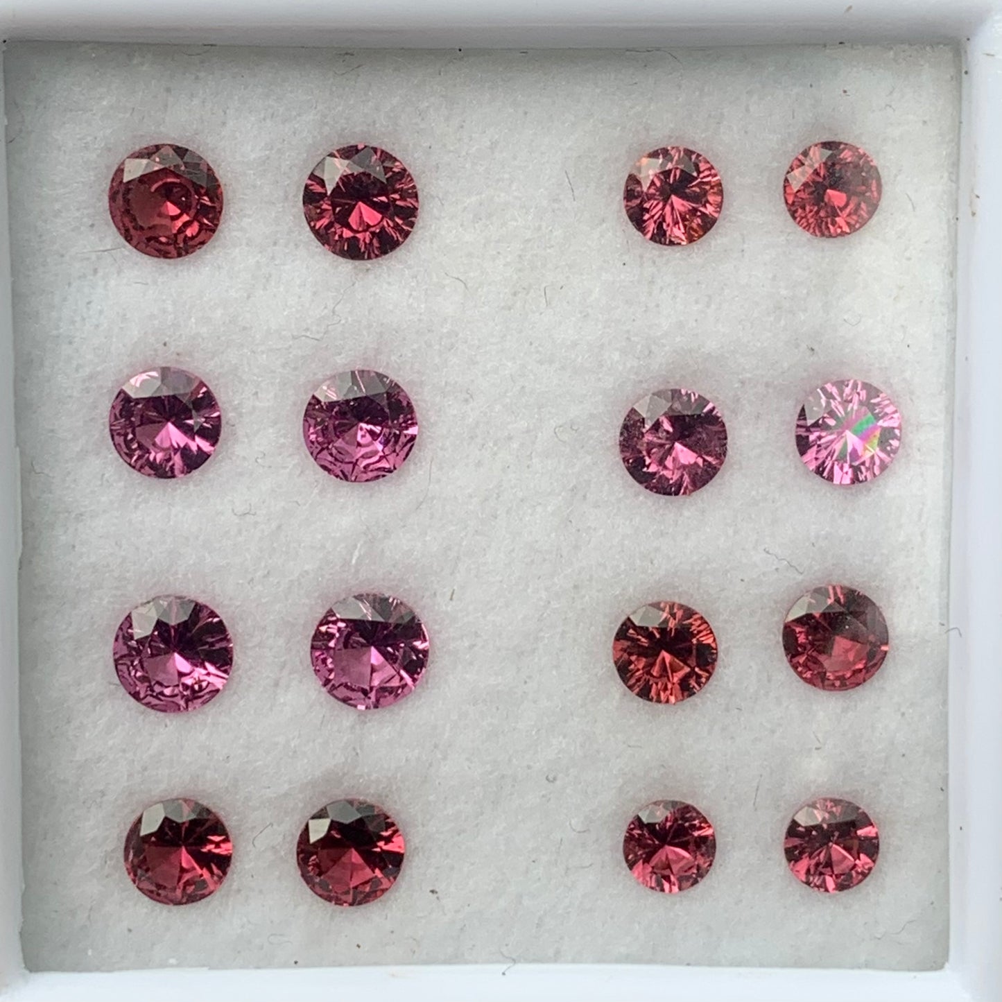 Garnet Round Pairs 8 Fantasy Cut / Concave Cut 3.2 -4 mm / 3.27 Ct Natural Loose Gemstones For Earrings