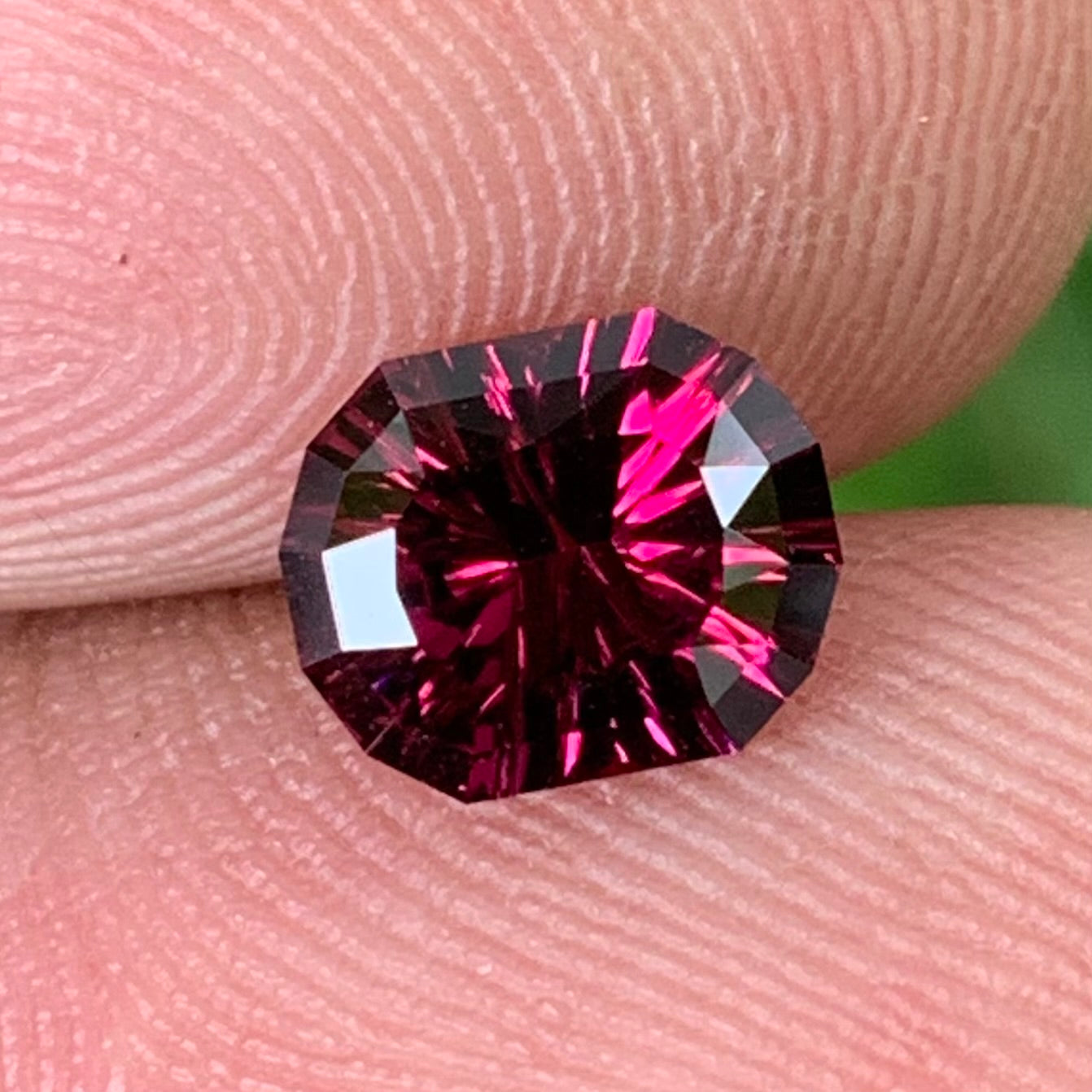 Red Garnet Fantasy Cut / Concave Cut Modified Oval 1.52 Ct Natural Loose Gemstone For Jewelry Making