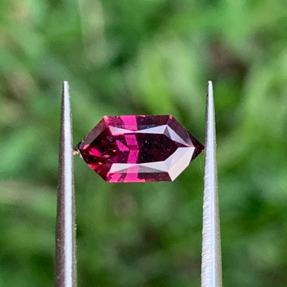 Pinkish Red Garnet Elongated Hexagon 1.45 Ct Natural Loose Gemstone For Jewelry Making