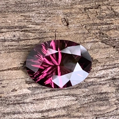 Natural Spinel Oval 1.43 Ct Velvet Concave Cut Loose Gemstone For Jewelry Making