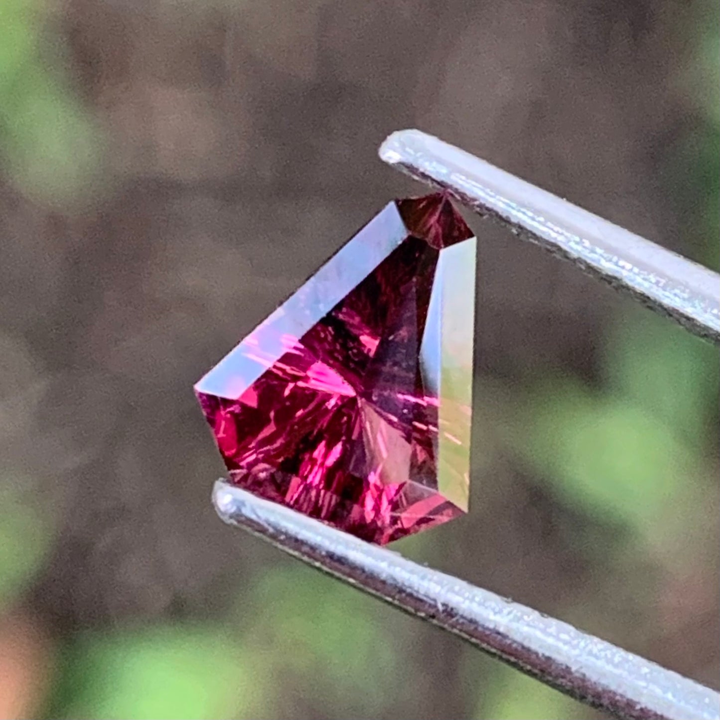 Red Garnet Fantasy Cut / Concave Cut Geometric Shape Shield 0.76 Ct Natural Loose Gemstone For Jewelry Making