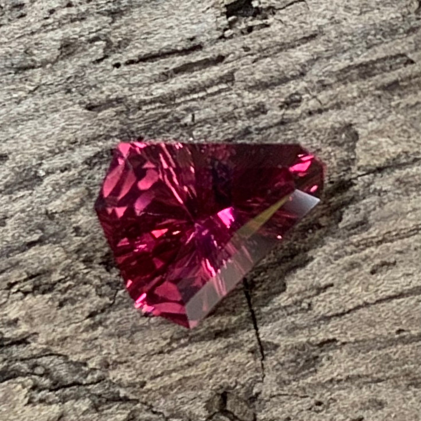 Red Garnet Fantasy Cut / Concave Cut Geometric Shape Shield 0.76 Ct Natural Loose Gemstone For Jewelry Making
