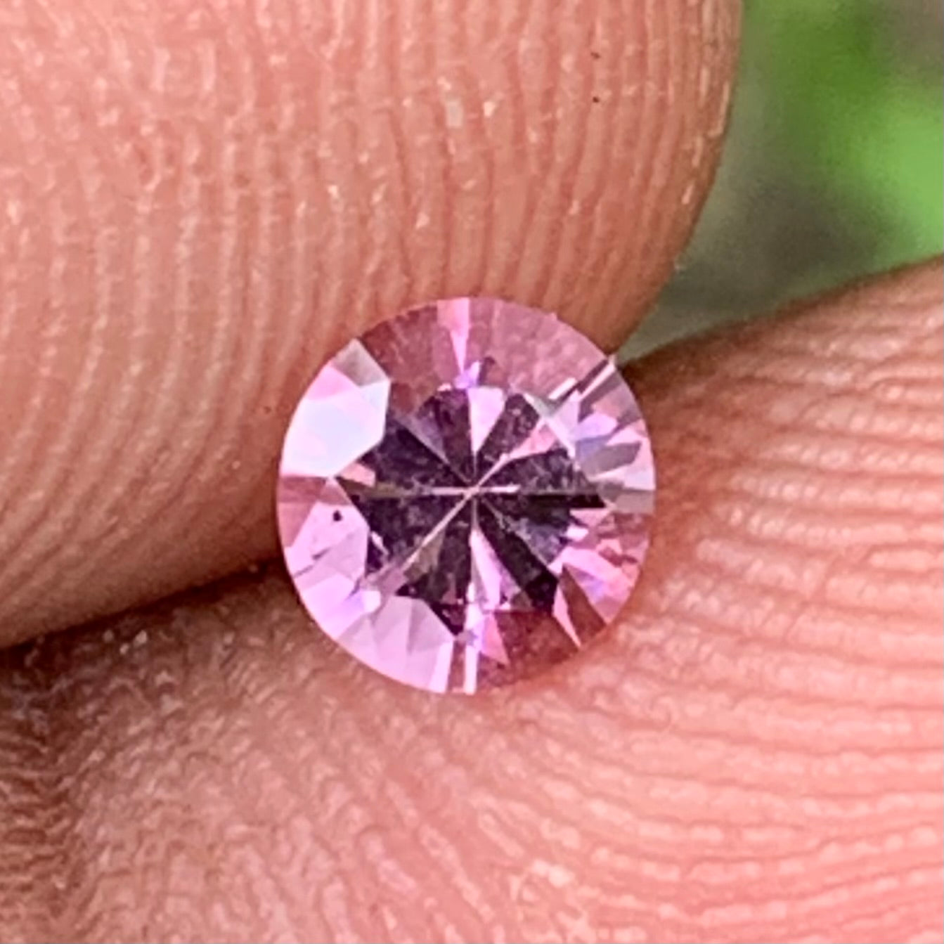 Purplish Pink Spinel Roundish Oval 4.6 mm / 0.44 Ct Flower Cut Loose Gemstone For Jewelry Making