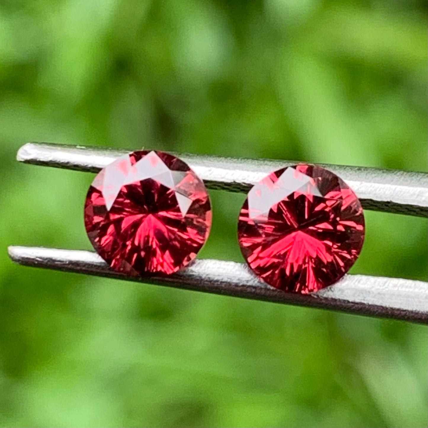 Red Garnet Round Pair Concave Cut / Fantasy Cut 4.9 mm / 1.1 Ct Natural Loose Gemstones For Earrings