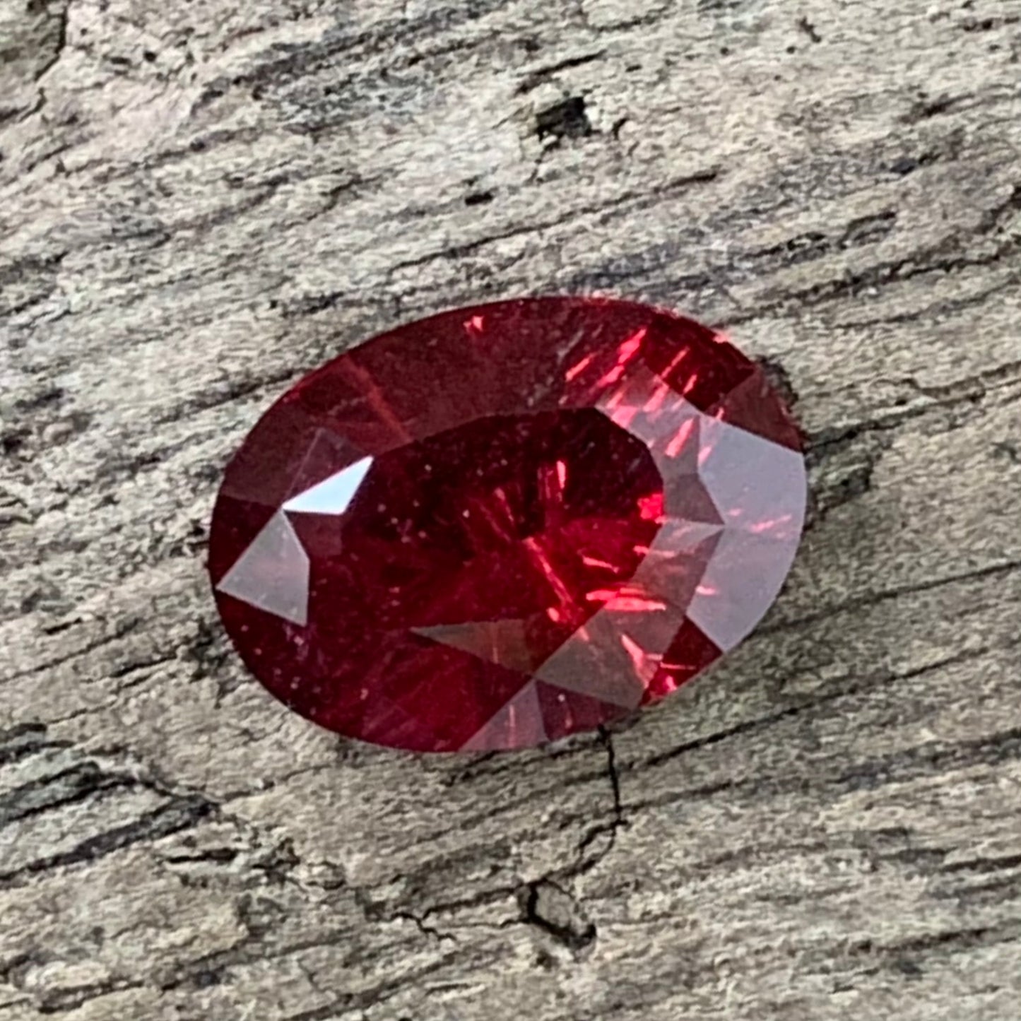 Red Garnet Fantasy Cut / Concave Cut Oval 2.21 Ct Natural Loose Gemstone For Jewelry Making