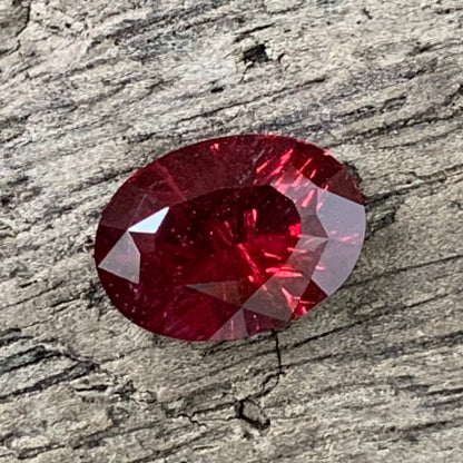 Red Garnet Fantasy Cut / Concave Cut Oval 2.21 Ct Natural Loose Gemstone For Jewelry Making