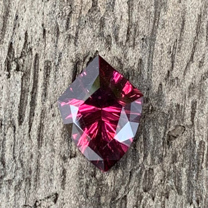 Red Garnet Fantasy / Concave Cut Shield 0.95 Ct Natural Loose Gemstone For Jewelry Making