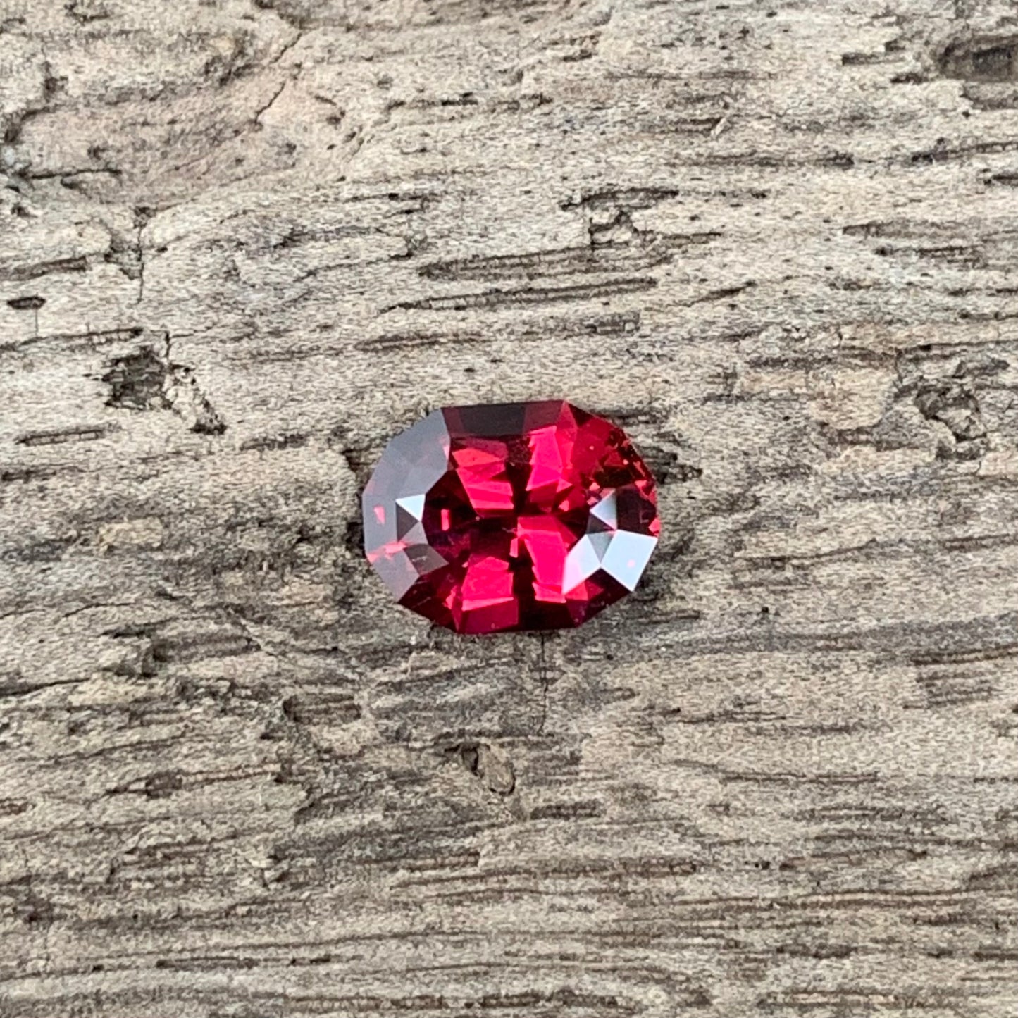 Red Garnet Modified Oval 0.93 Ct Natural Loose Gemstone For Jewelry Making