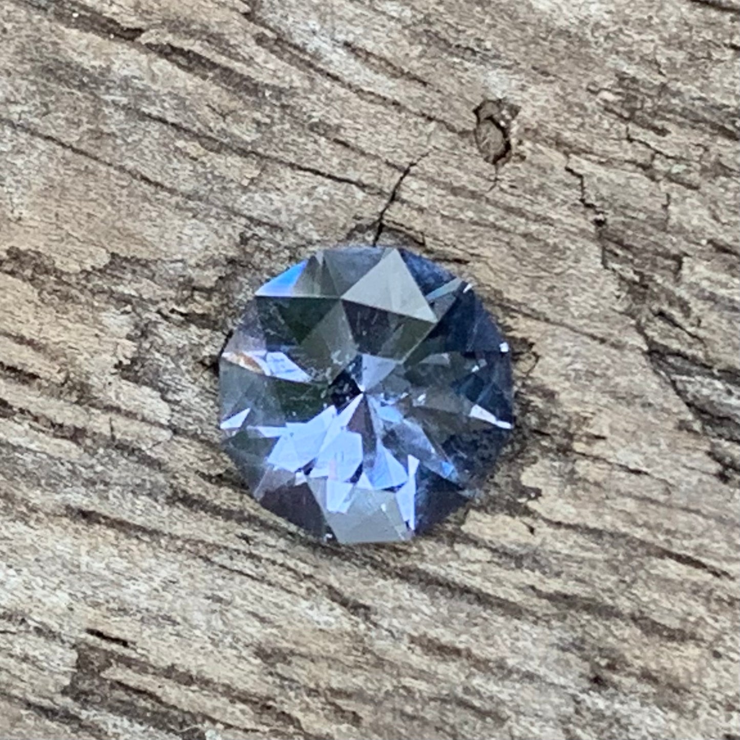 Spinel Polygonal Flower Cut Bluish Grey Round 6 mm / 0.73 Ct Natural Loose Gemstone For Jewelry
